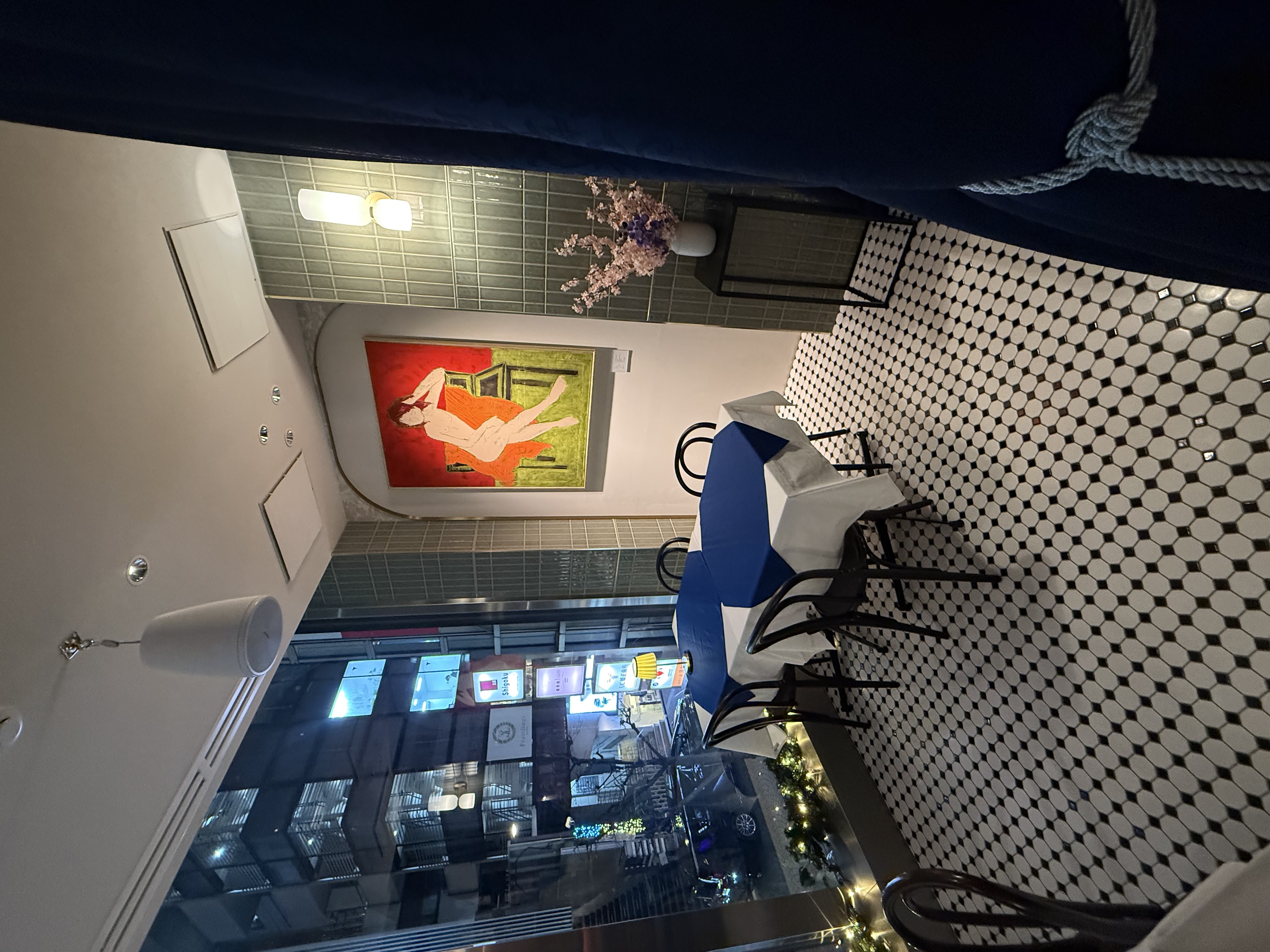 FACES店内イメージ2