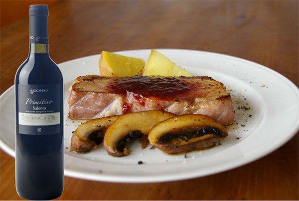 市販のジャムで簡単に作れるベリーソースの肉料理×南イタリアの「チョコっぽい」赤ワインのマリアージュ！