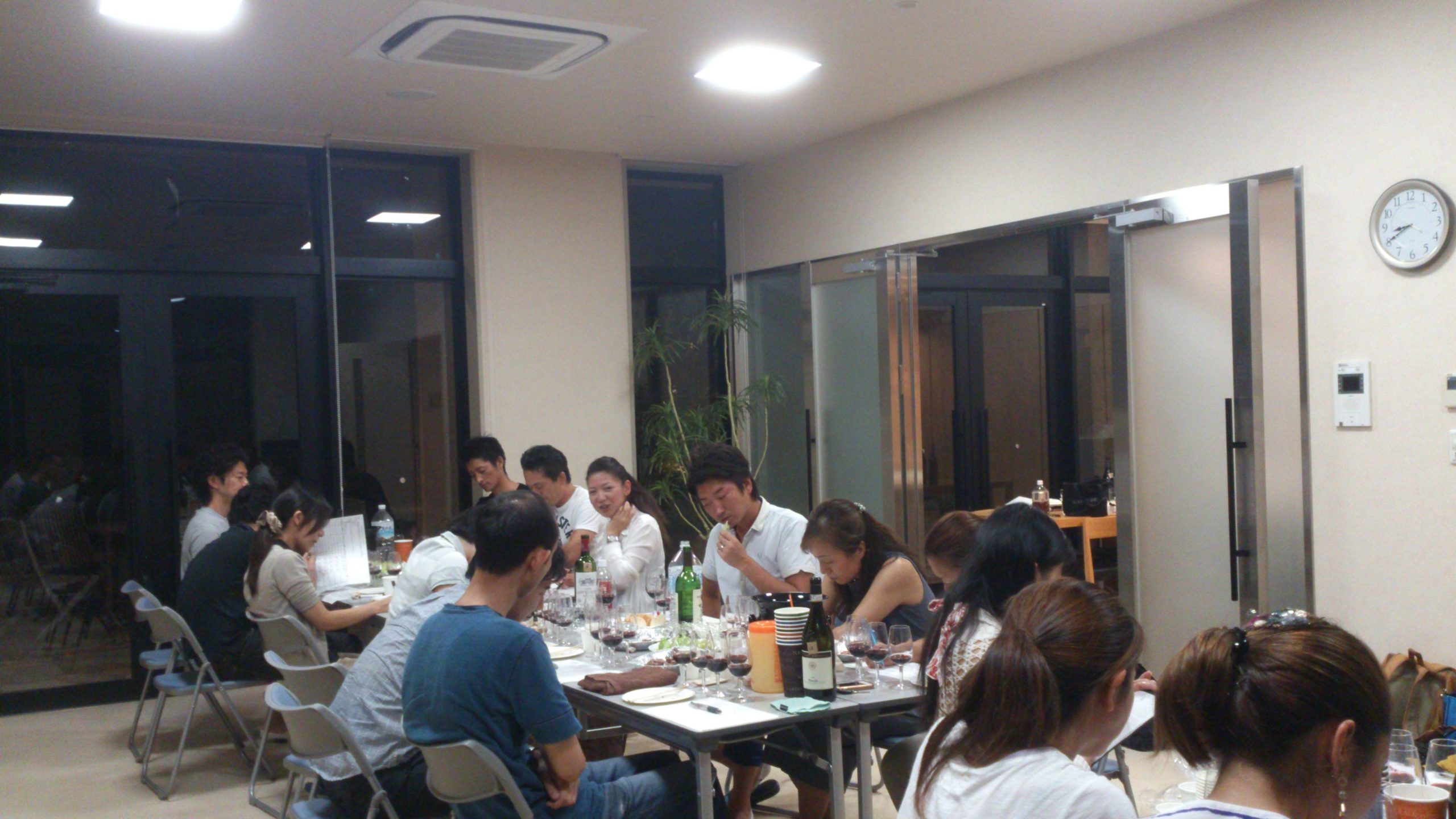 フィラディス実験シリーズ第2弾  『“ステーキに赤ワイン”････その赤ワインってなに？？』  （営業　山岸 佳穂里）